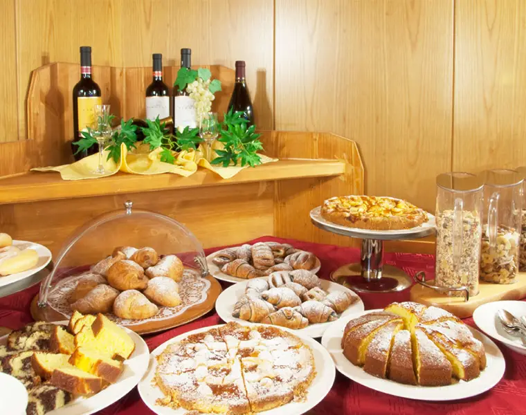 colazione Hotel Michela Malè in Val di Sole offerte Trentino per famiglie con bambini