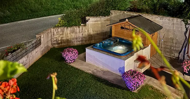 hotel michela vacanze vasca idromassaggio esterna nella natura